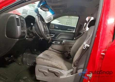 2017 Chevrolet Silverado K1500 Custom z USA, uszkodzony, nr VIN 1GCVKPEC5HZ357239